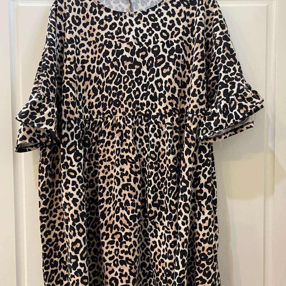 SALE 3/$45 👀 - Picture 2 of 4